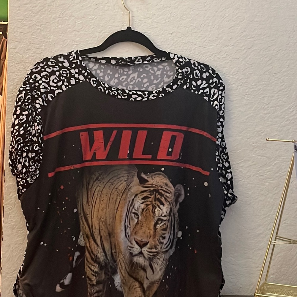 Fashion nova wild tiger tee shirt
